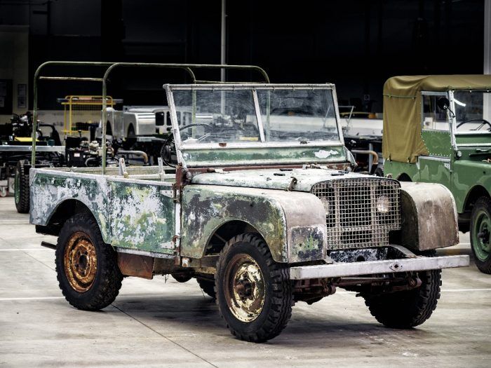 Land Rover Restaura Primer Prototipo 1 700x525