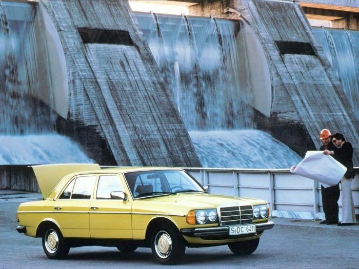 Mercedes Benz 300 D 700x525