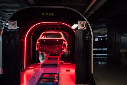 Así es el proceso de SEAT para crear colores y pintar sus coches