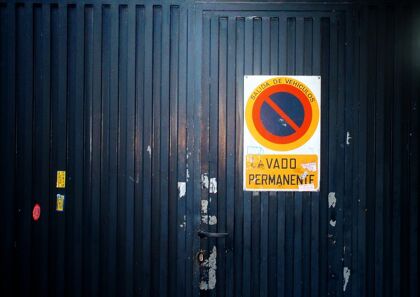 ¿Puede aparcar uno mismo en su propio vado?