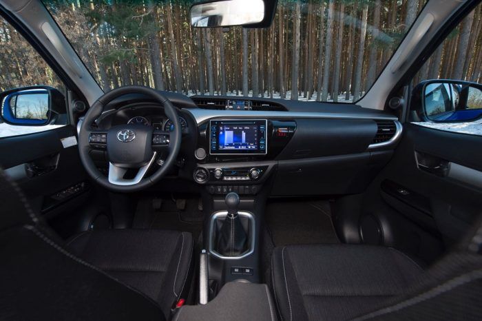 Toyota Hilux 2018 Interior 1 700x466