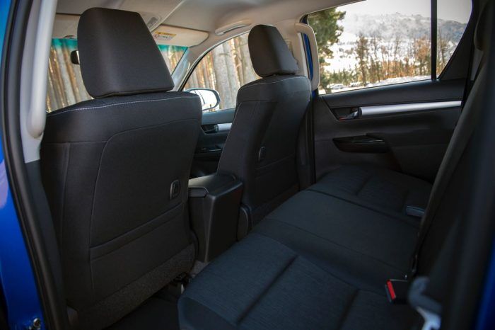 Toyota Hilux 2018 Interior 11 700x466