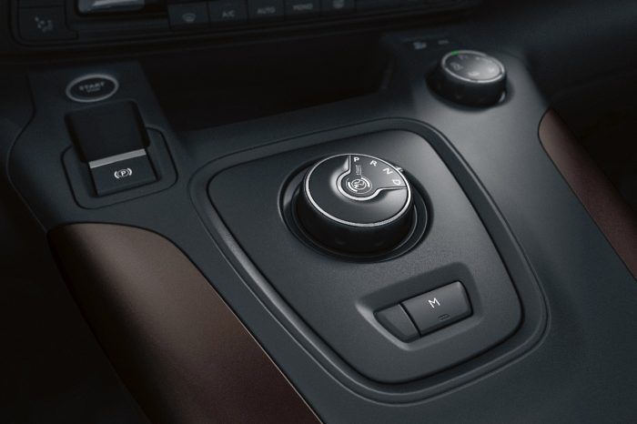 Peugeot Rifter 2018 11 700x466