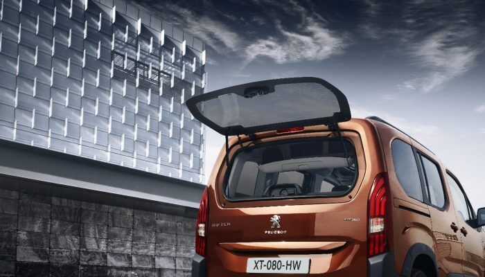 Peugeot Rifter 2018 17 700x400