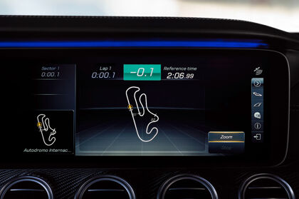 AMG Track Pace, el extra que no puede falta en tu AMG en un track day