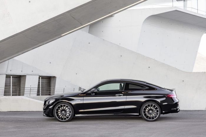 Mercedes Amg C 43 4matic Coupe 11 700x466
