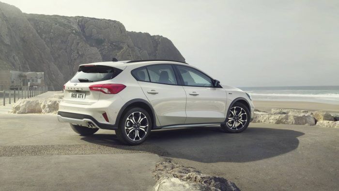 Ford Focus 2018 63 700x394