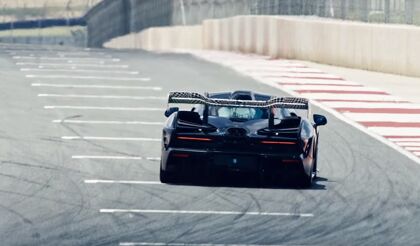 Así de impresionante se muestra el McLaren Senna en el Circuito de Kyalami