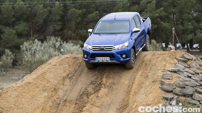 Toyota Hilux Prueba 1 700x394