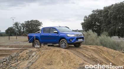 Toyota Hilux 150D VLX, prueba contacto