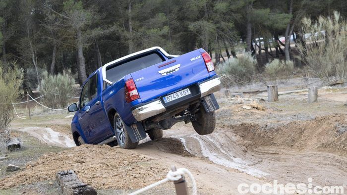 Toyota Hilux Prueba 13 700x394