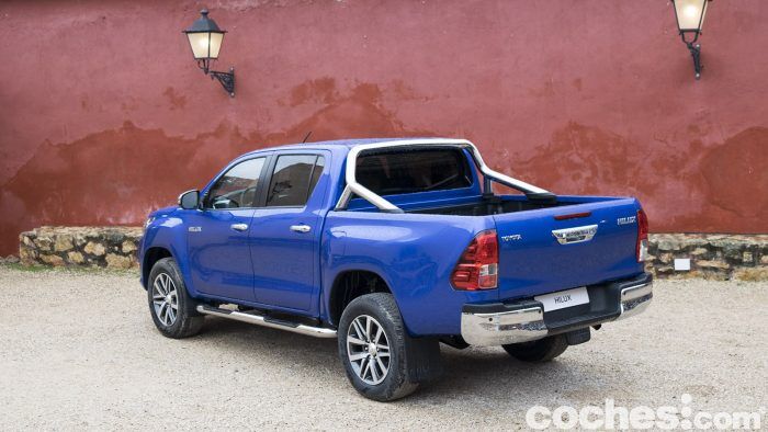 Toyota Hilux Prueba 15 700x394