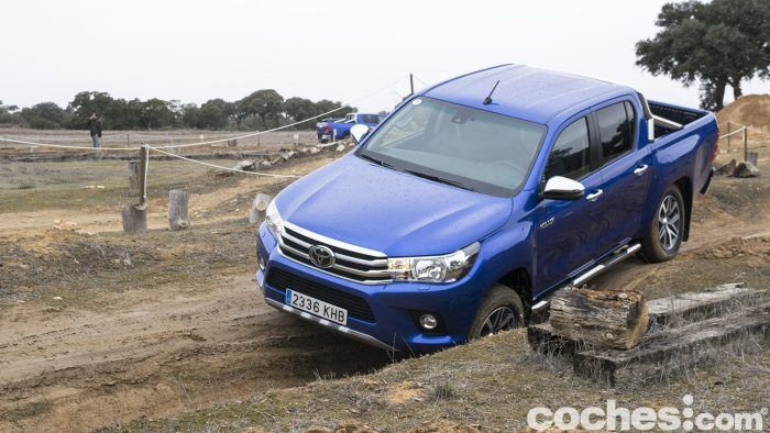 Toyota Hilux Prueba 16 700x394
