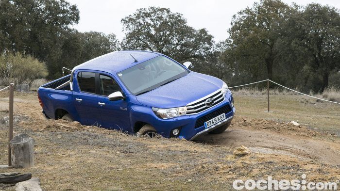 Toyota Hilux Prueba 7 700x394
