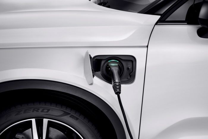 Volvo Xc40 T5 Plug In Hybrid R Design 4 700x466