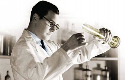 El estafador austriaco que le coló a Franco su «gasolina milagrosa»