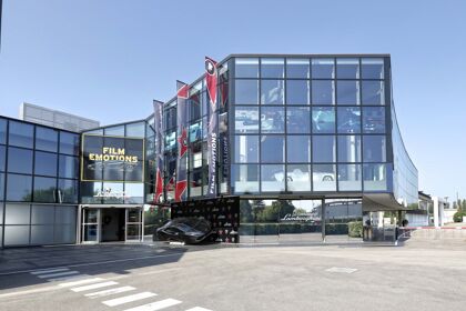 Los Lamborghini del cine en una exposición en el Museo de Sant’Ataga