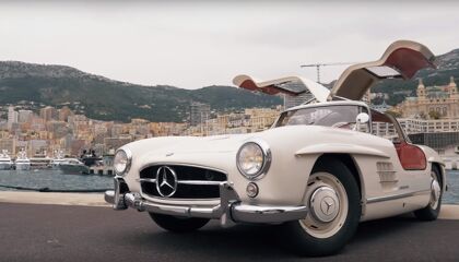 Nico Rosberg tiene un flamante Mercedes 300 SL Gullwing de 1955 y lo muestra orgulloso