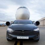 Tesla Model X Remolca Boeing 787 Drealiner 3 150x150