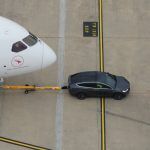 Tesla Model X Remolca Boeing 787 Drealiner 7 150x150