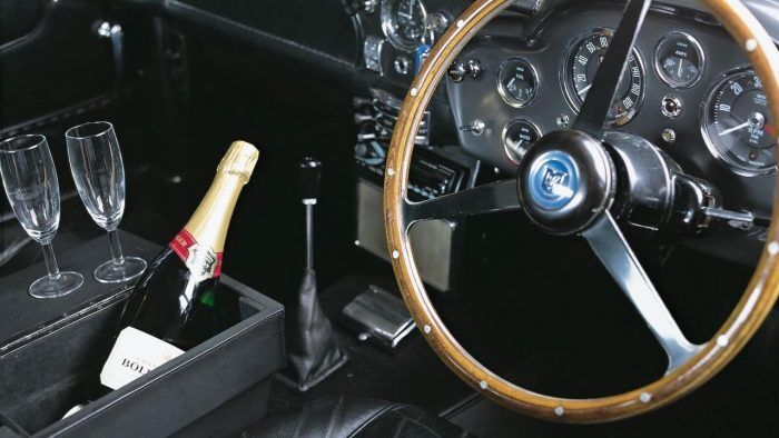 Aston Martin DB5 James Bond Goldeneye 6 700x394