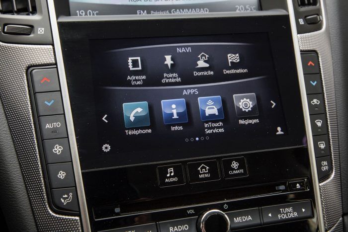 Infiniti Q50 Hybrid Prueba Interior 4 700x467