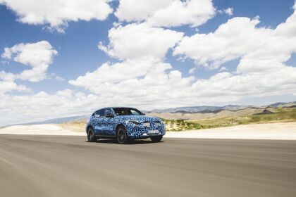 El Mercedes EQC pasa por España en su fase de desarrollo