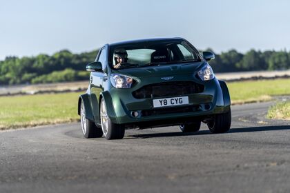 ¿Un Aston Martin Cygnet con el motor V8 del anterior Vantage?