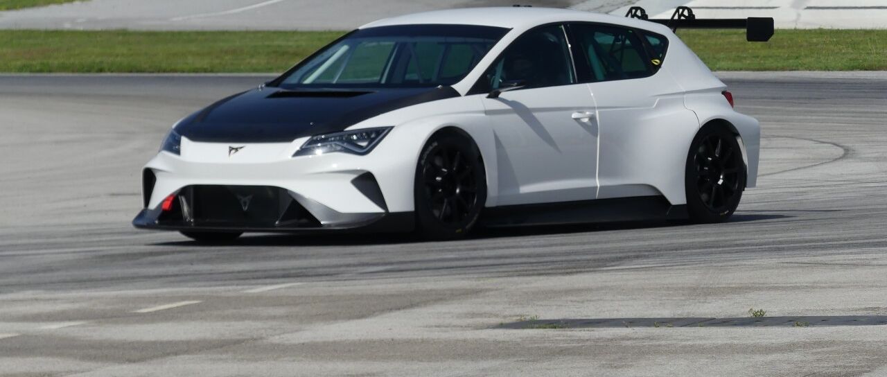 Todas las noticias de coches en un solo portal: Pruebas, fotos, vídeos, informes...