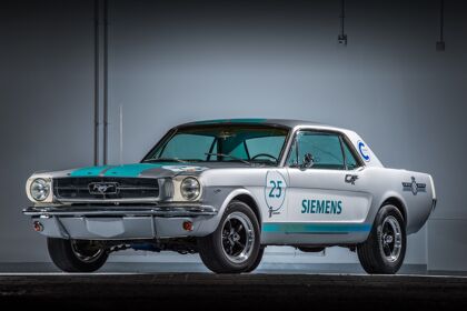 Este Ford Mustang de 1965 se hace totalmente autónomo gracias a Siemens