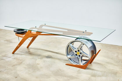 La mesa que quería ser Ferrari (o viceversa)