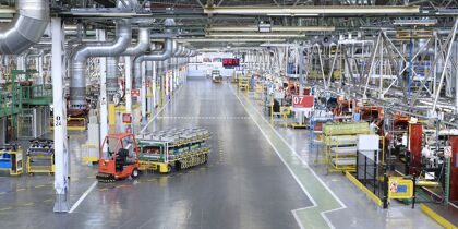 Renault finalmente mantendrá el tercer turno en la fábrica de Valladolid