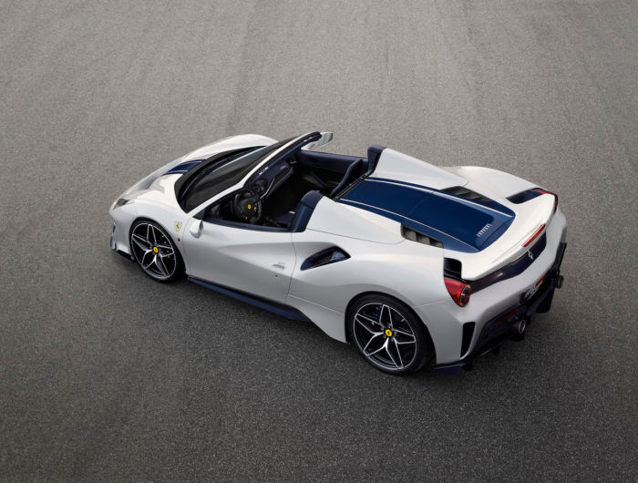 Ferrari 488 Pista Spider 2 700x530