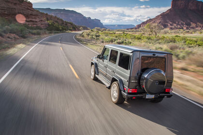Si tienes un Mercedes-AMG G 65 ten cuidado con la marcha atrás