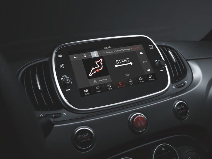 Abarth 595 2019 Interior 4 700x524