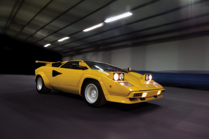 Lamborghini Countach Lp400 S 44 700x466
