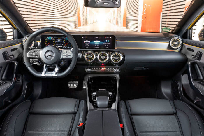 Mercedes Amg A 35 4matic 2 700x466