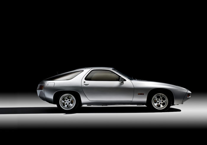 Porsche 928 9 700x491