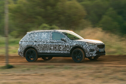 El SEAT Tarraco se muestra por primera vez en acción, aunque todavía camuflado