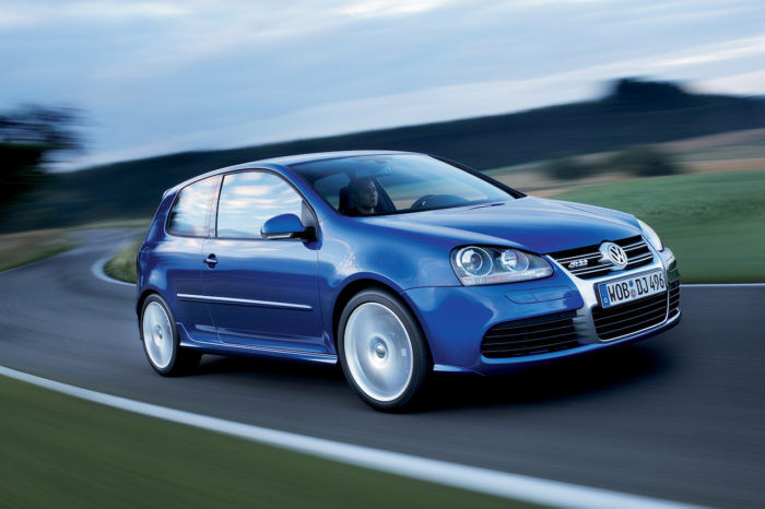 Volkswagen Golf R32 700x466