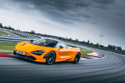 McLaren 720S Track Pack, con 24 kg menos y enfocado en el circuito