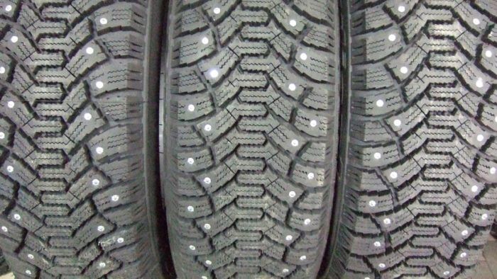 Neumaticos Clavos 3 700x394