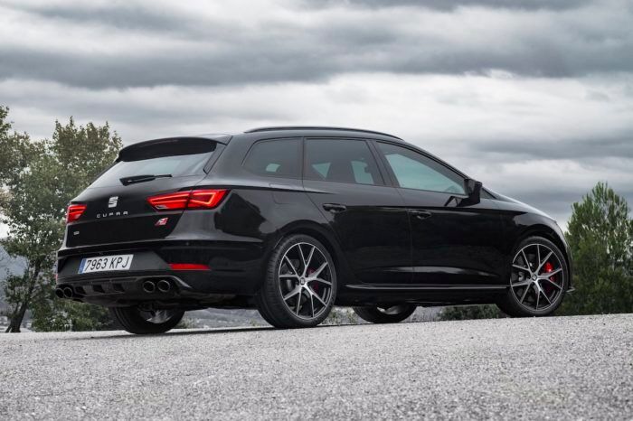 Seat Leon St Cupra Black Carbon 5 700x466
