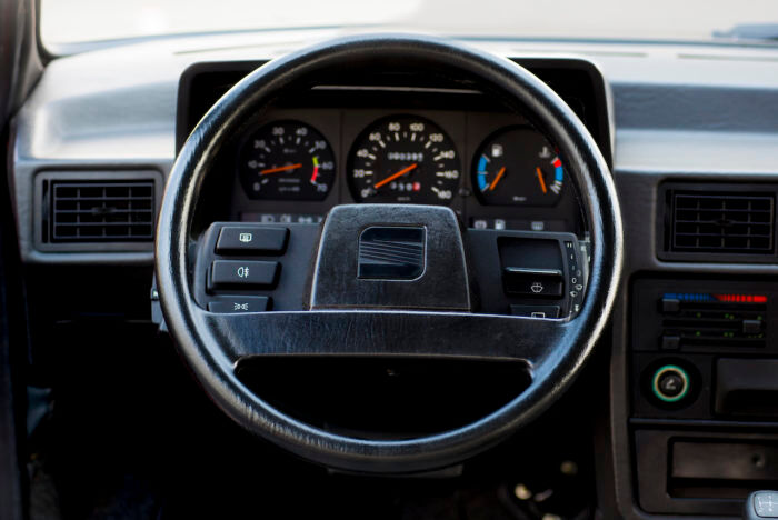 1980 1990 SEAT Ibiza Steering Wheel HQ 700x468