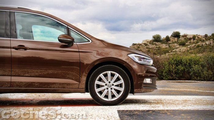 Volkswagen Touran 018 700x394