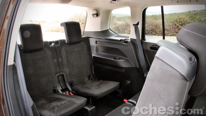 Volkswagen Touran 036 700x394