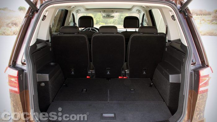 Volkswagen Touran 041 700x394