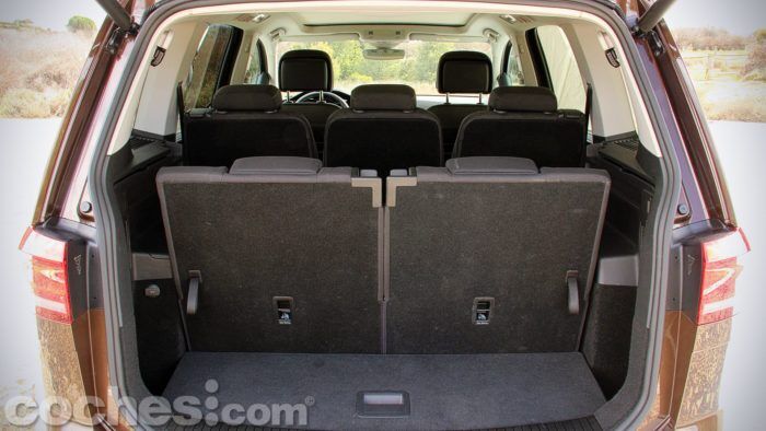 Volkswagen Touran 043 700x394