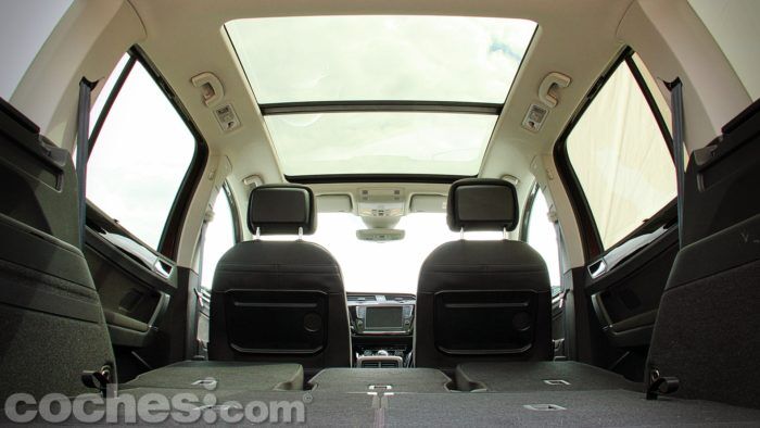 Volkswagen Touran 046 700x394