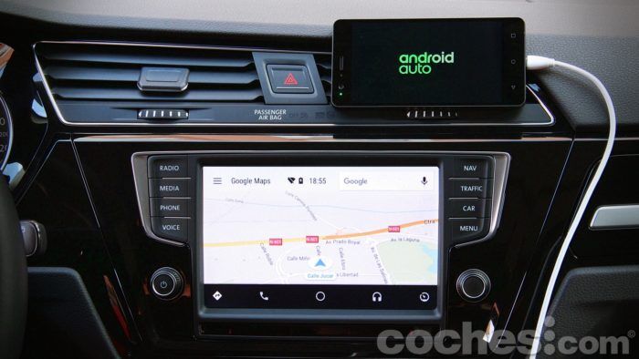 Volkswagen Touran 055 700x394